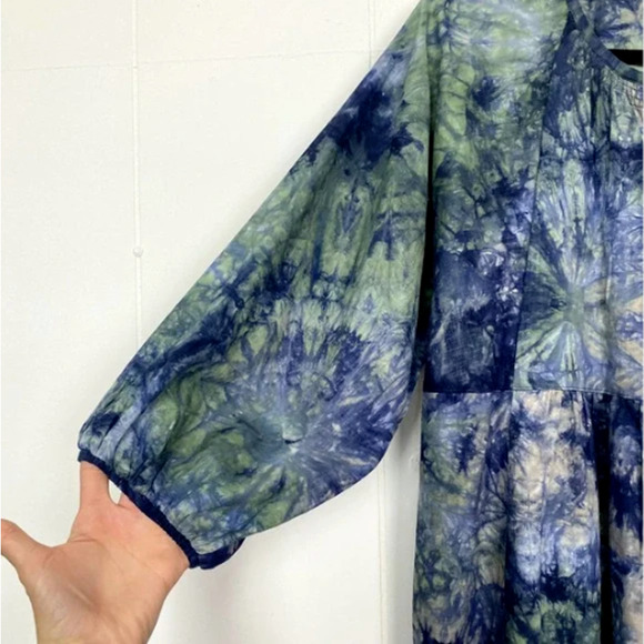 CAbi Woodstock Tie Dye Top Size M #5714 Blue Green‎ Unique NWOT $109 - Picture 8 of 11